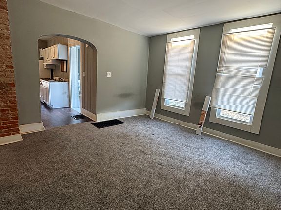 4th image of 1913 Center St APT 1