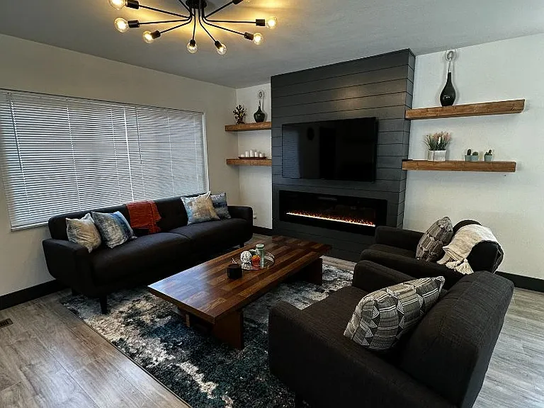 921 Regina Ave — Photo 4