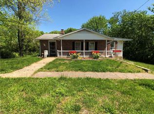 6302 Wayne Dr, Imperial, MO 63052