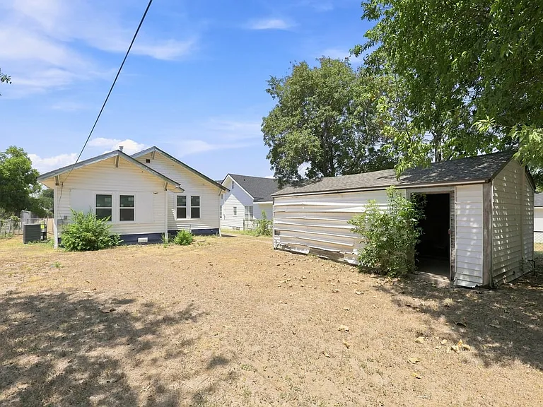 1548 McKenzie Ave — Photo 14