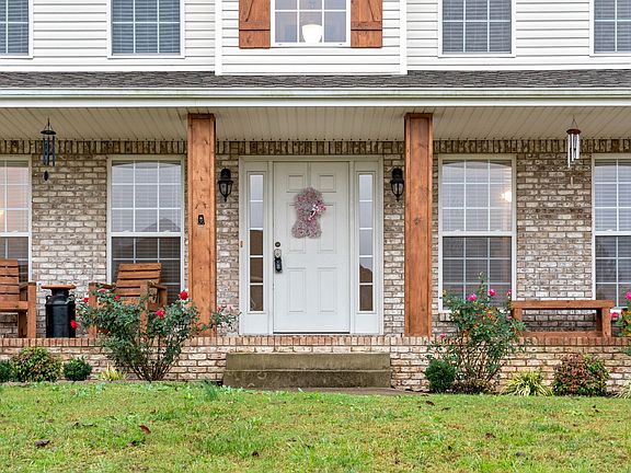3rd image of 1405 Ambleside Dr