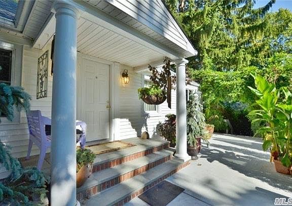3rd image of 71 Dogwood Ln
