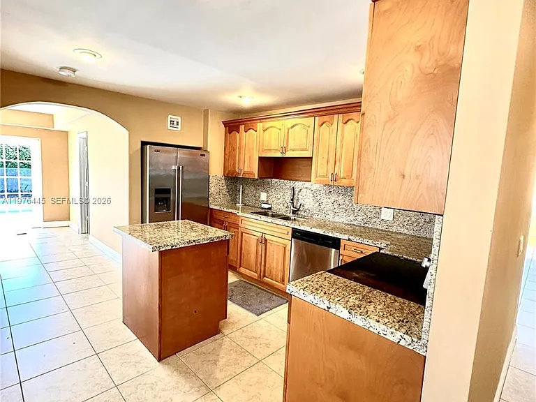 3101 SW 67th Ave — Photo 6