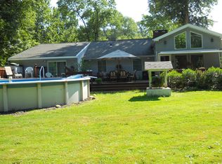 2454 Glengate Rd, Willoughby Hills, OH 44094