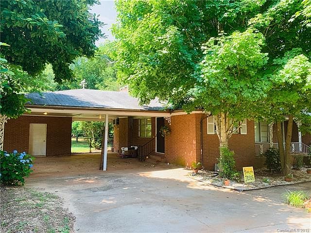 2nd image of 205 Briarwood Lake Dr