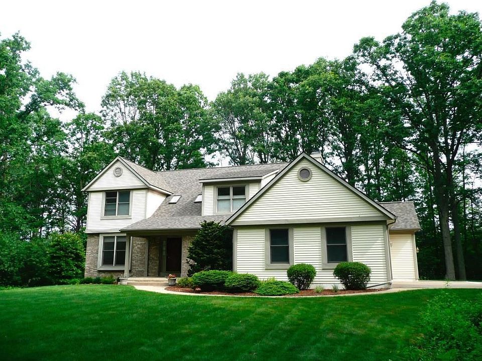 1st image of 3585 E Oakbrook Dr