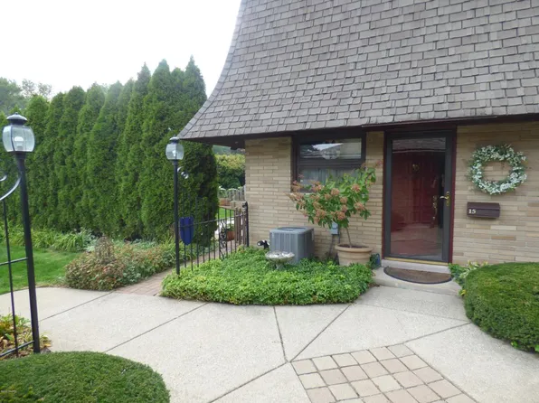 2727 S Lakeshore Dr, Saint Joseph, MI 49085