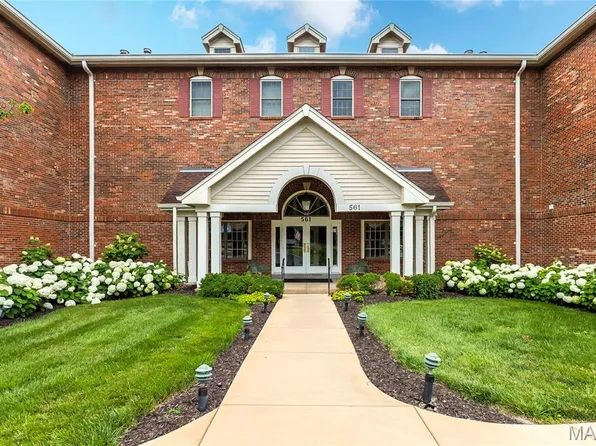 561 Sarah Ln APT 303, Saint Louis, MO 63141