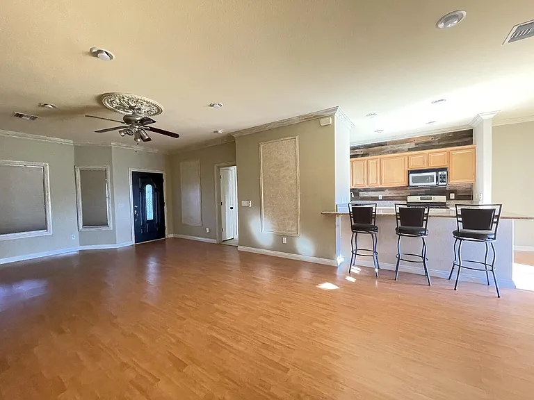 2549 Country Club Dr — Photo 7