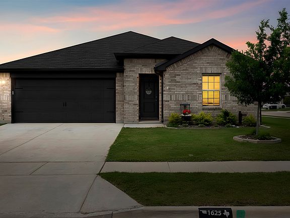 4th image of 1625 Kirby Ln