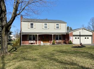 458 Emerald Dr, Pittsburgh, PA 15237