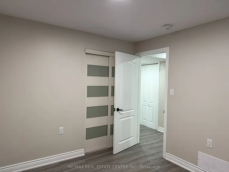 320 Sedgewood St #BASEMENT — Photo 14