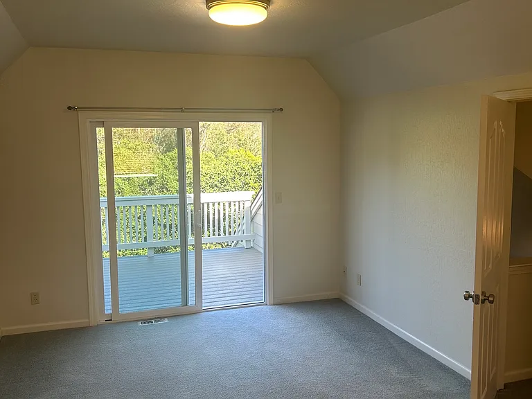 806 Isbel Ct — Photo 13