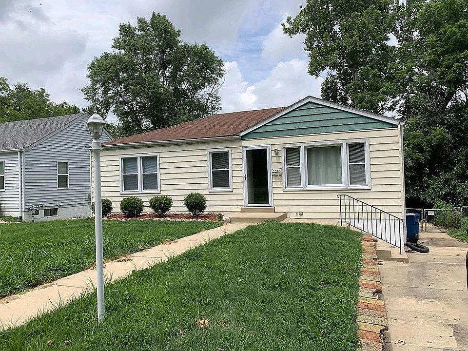 2nd image of 8843 Bobb Ave