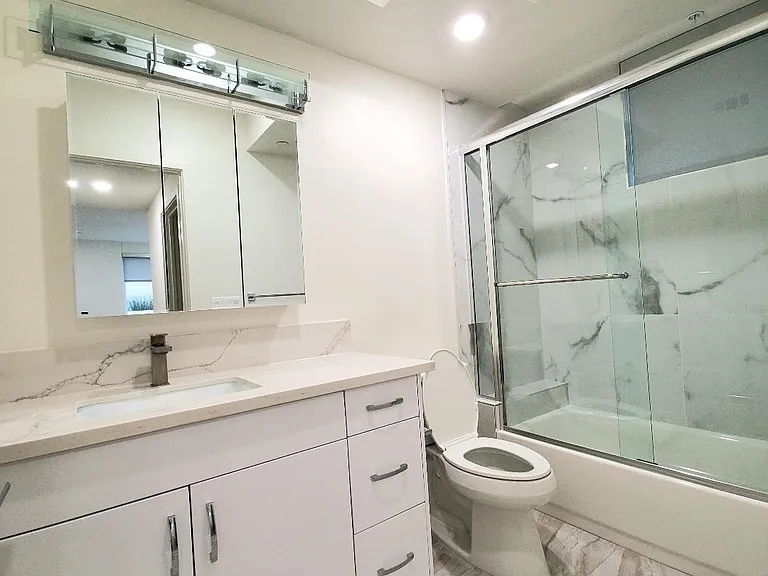 Rear master bathroom