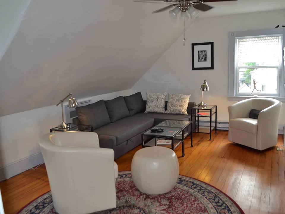 51 Royal St #51A