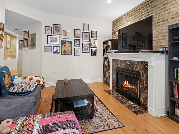 4th image of 3515 W Medill Ave #G