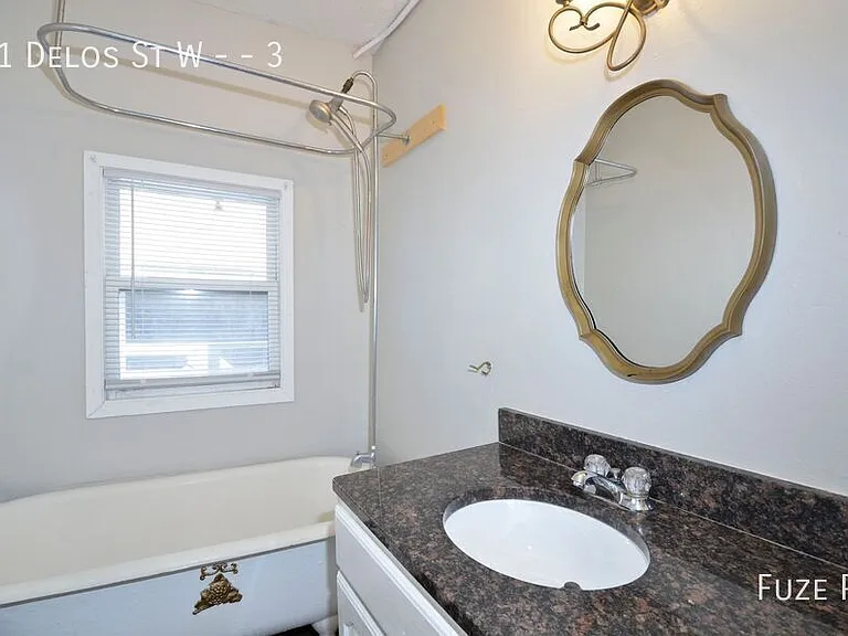 61 Delos St W #3 — Photo 14