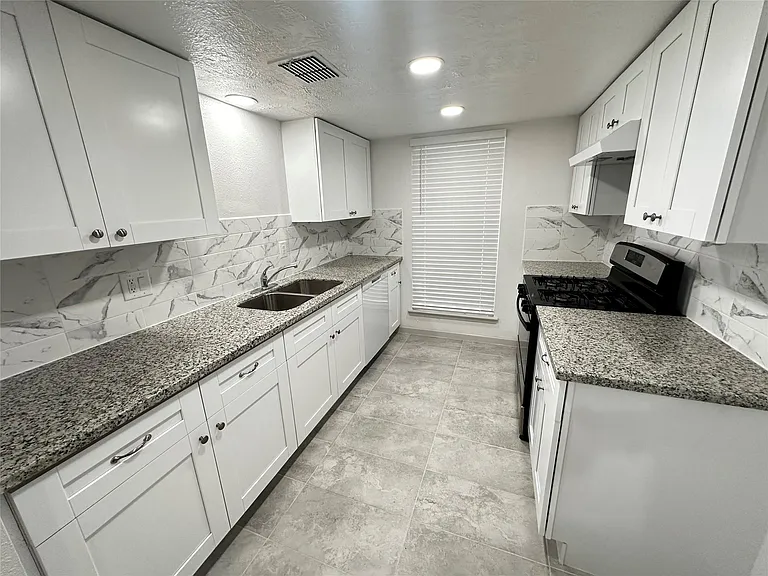 7718 Mosewood St — Photo 2