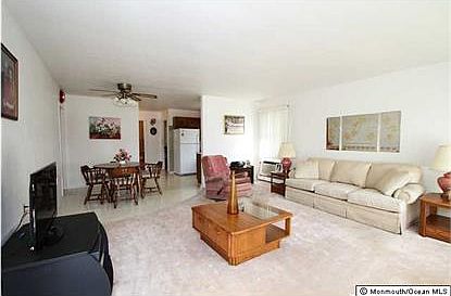 4th image of 39 Bellflower Ct