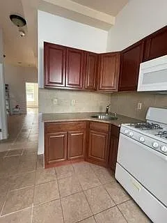 2 bed, 1.0 bath, 850 sqft, $2,000 — Photo 3
