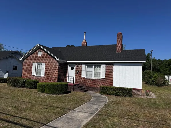 814 S Main St, Baxley, GA 31513