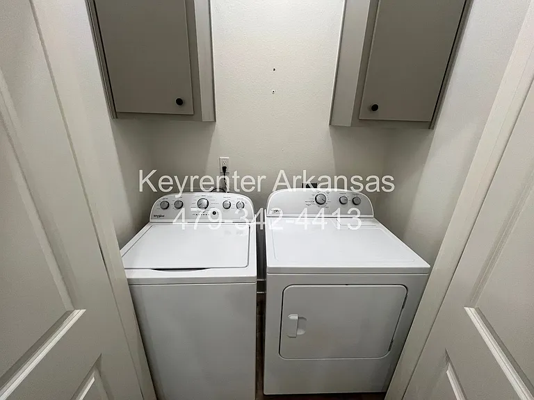 1347-1349 Duncan — Photo 13