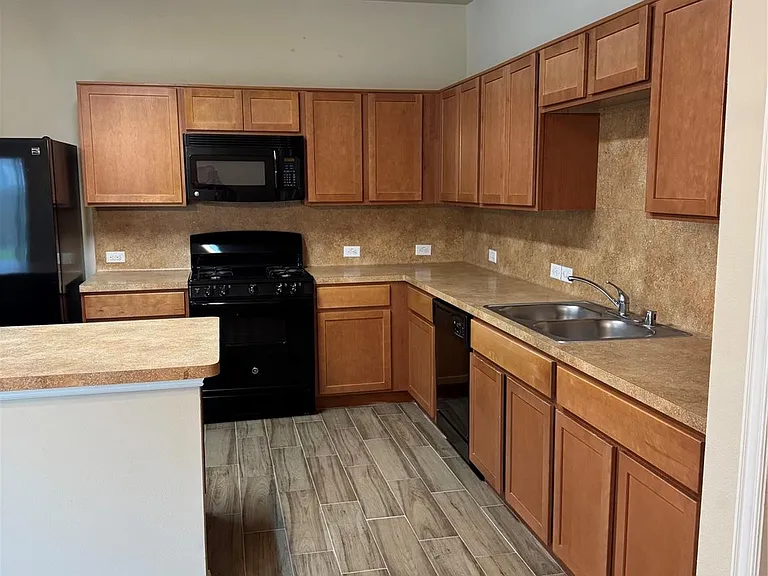 8127 Almera Falls Dr — Photo 8
