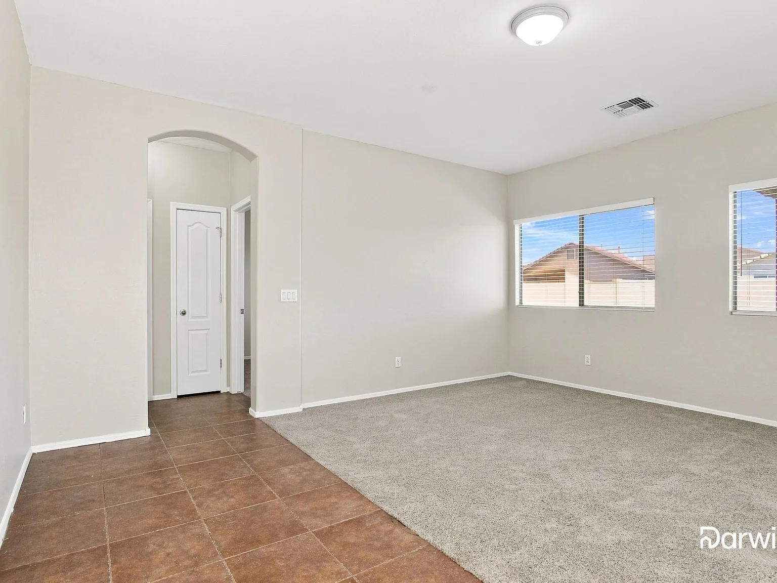5 bed, 3.0 bath, 2634 sqft, $2,590 — Photo 3