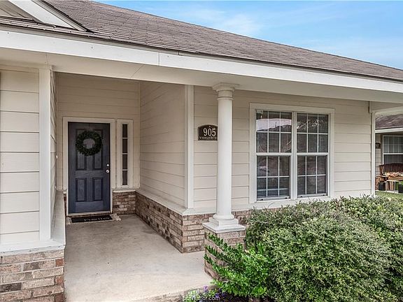 3rd image of 905 Windmeadows Dr
