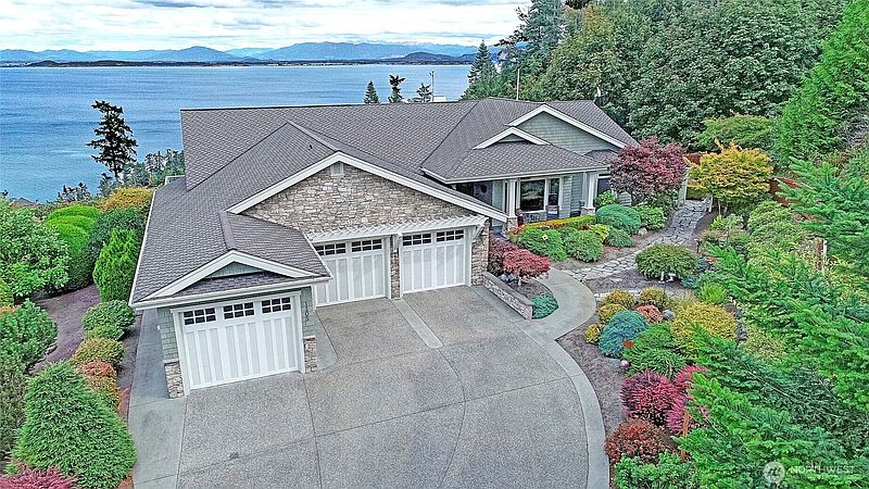 2nd image of 1105 Morgan Way
