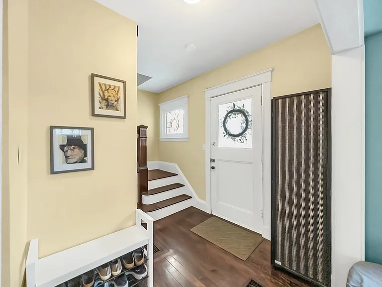 18 Alberta St — Photo 14
