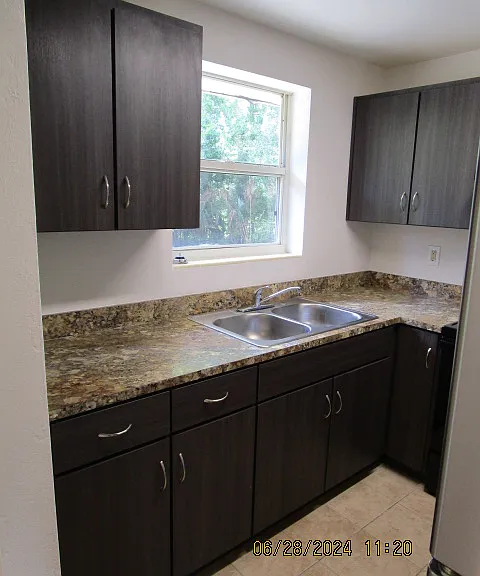 1025 Imperial Dr — Photo 9