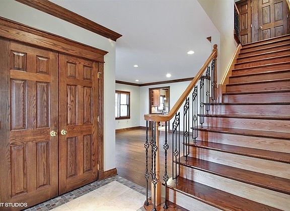 3rd image of 6522 N Oak Park Ave