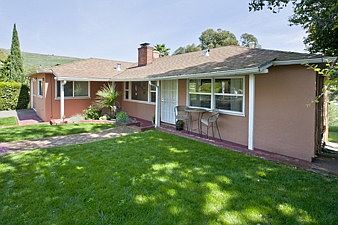 Exterior 1 :: 6953 Simson St