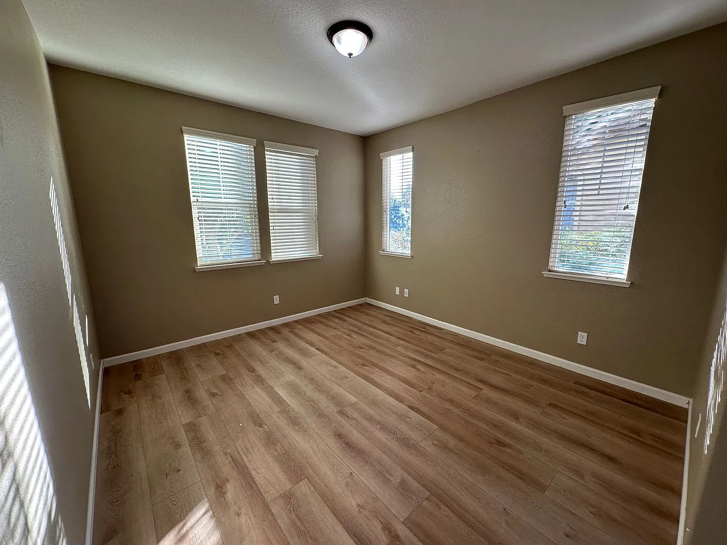 Stunning Mountain House 4 Bedroom 3.5 Bath / Best Property Management — Photo 4