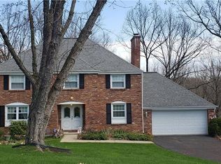 2560 Glenwood Dr, Wexford, PA