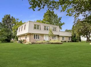 18335 Chevy Chase St, Brookfield, WI 53045