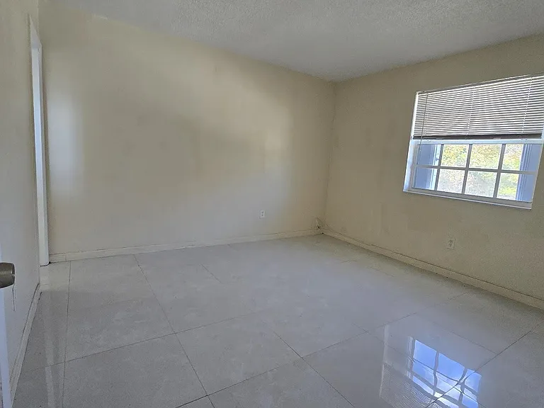 1290 NE 142nd St #2 — Photo 4