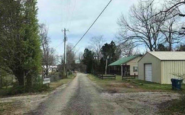 2nd image of 218 Pike Rd