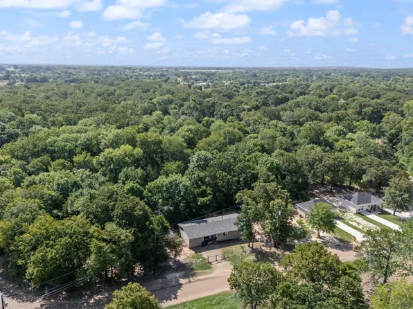 120 Garner Dr, Mabank, TX 75156