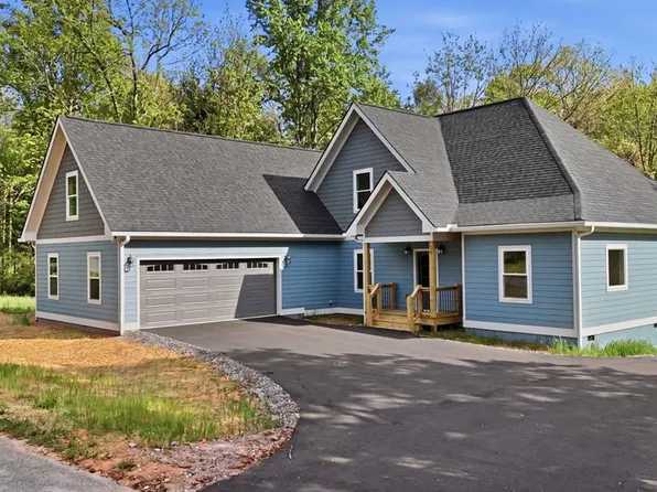 29 Autumn Trl, Franklin, NC 28734