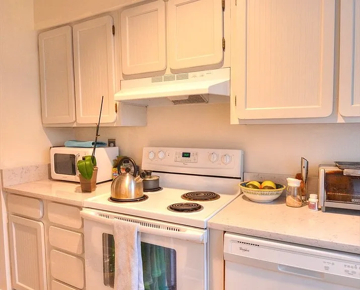 114 Beechwood Dr — Photo 4
