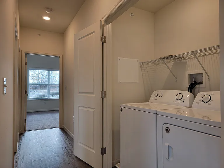 4601 Commerce St #301 — Photo 8