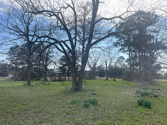 4th image of 1046 Holloway Road