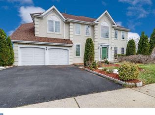 17 Gate Ct, Burlington, NJ 08016