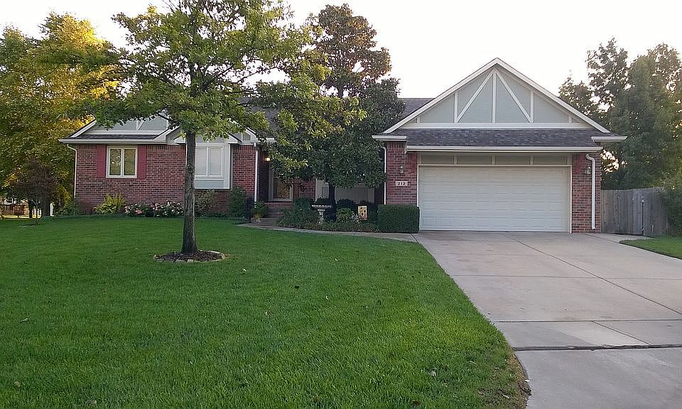 1st image of 212 N Dogwood Ct