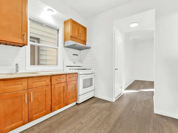 7-06 College Point Boulevard image 13 of 44