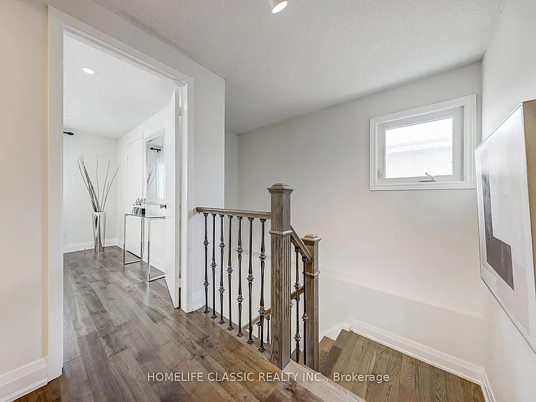 56 Gray Cres #MAIN 2ND FLOOR — Photo 15