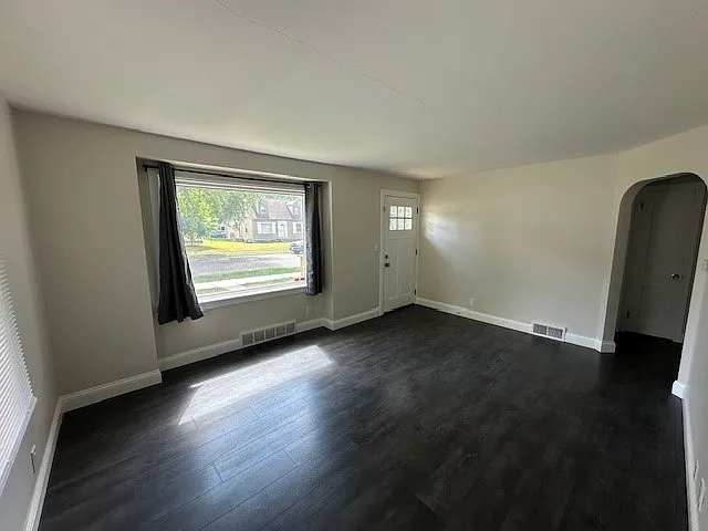 3303 Blackstone Ave — Photo 2